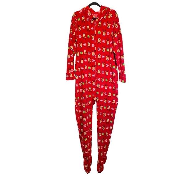 MACY'S Women's M CHRISTMAS HOLIDAY 1 PIECE FLEECE FOOTED PAJAMAS PHOTO Reindeer - Picture 1 of 13